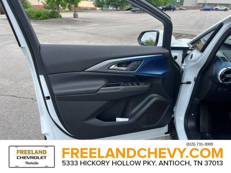 2025 Chevrolet Equinox EV LT 2