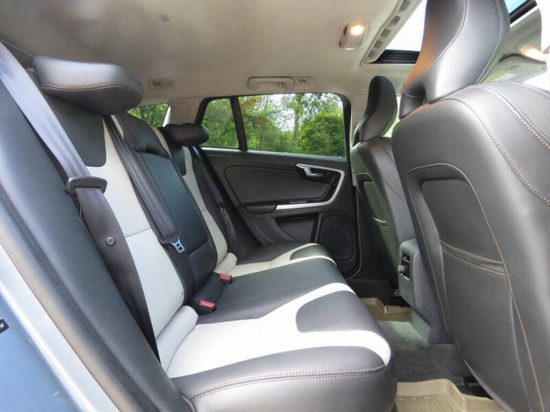 2018 Volvo V60 Cross Country T5 Premier