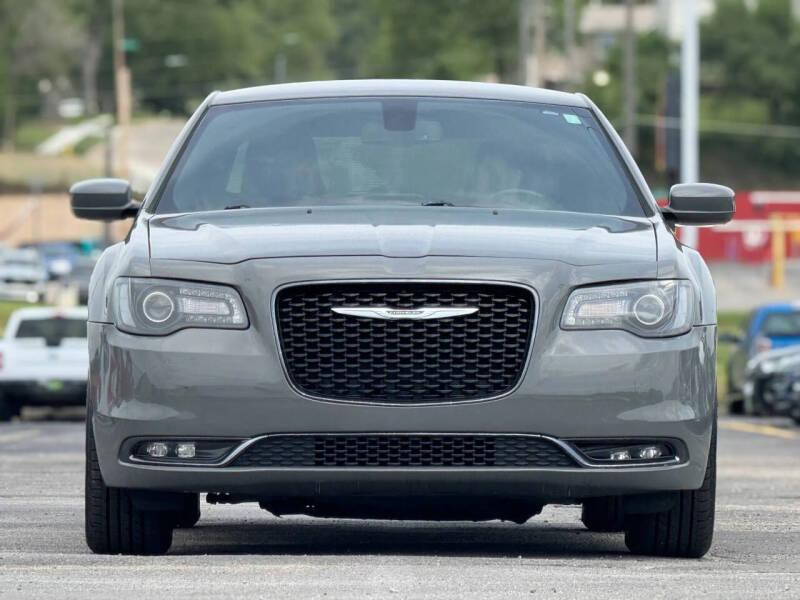 2018 Chrysler 300 S
