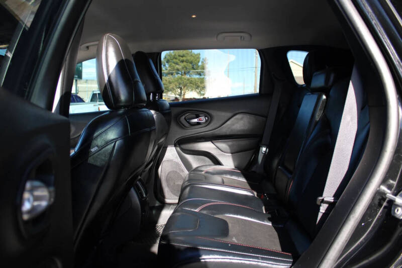 2022 Jeep Cherokee Trailhawk