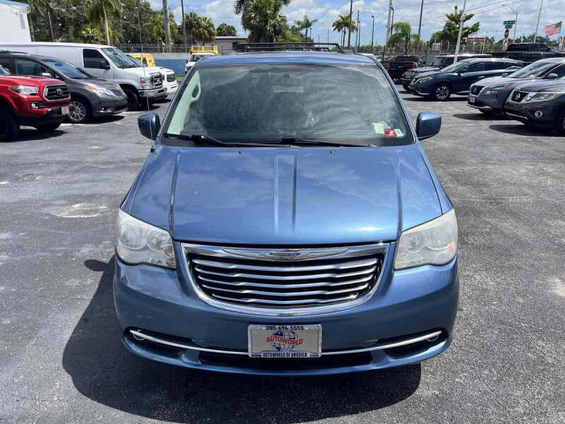 2012 Chrysler Town and Country Touring