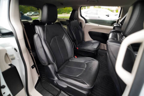 2018 Chrysler Pacifica Hybrid Limited