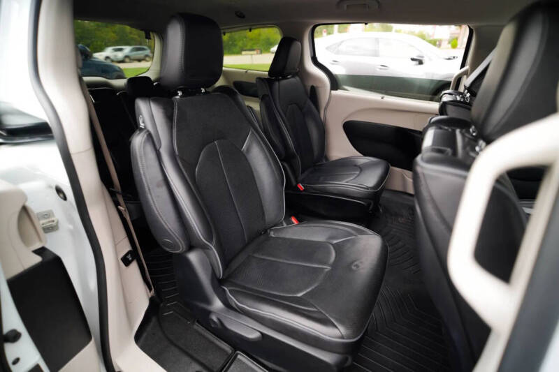 2018 Chrysler Pacifica Hybrid Limited