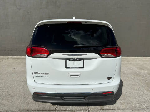 2020 Chrysler Pacifica Touring