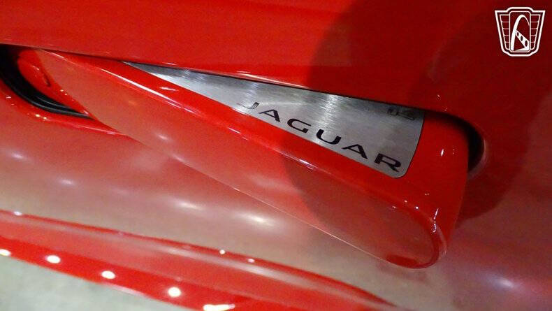 2016 Jaguar F-TYPE R