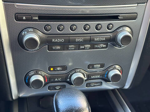 2017 Nissan Pathfinder SL