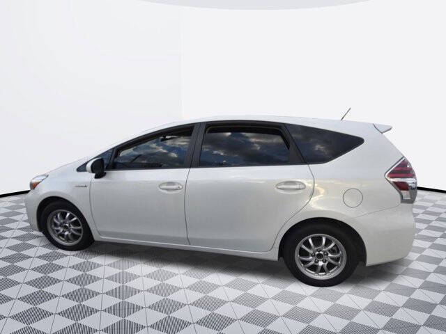 2016 Toyota Prius v Two