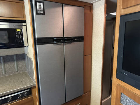 2008 Winnebago Journey