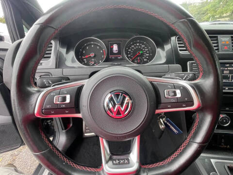 2017 Volkswagen Golf GTI S