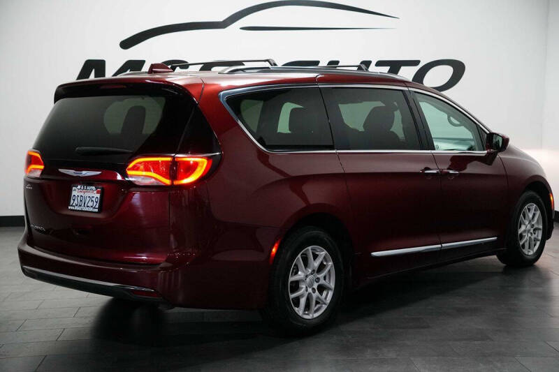 2020 Chrysler Pacifica Touring L