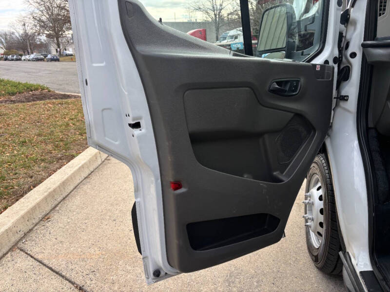 2020 Ford Transit Chassis Cab Base photo 23