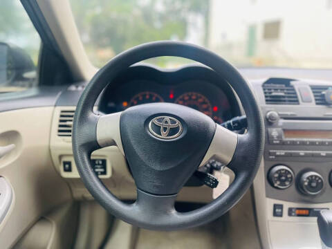 2011 Toyota Corolla LE