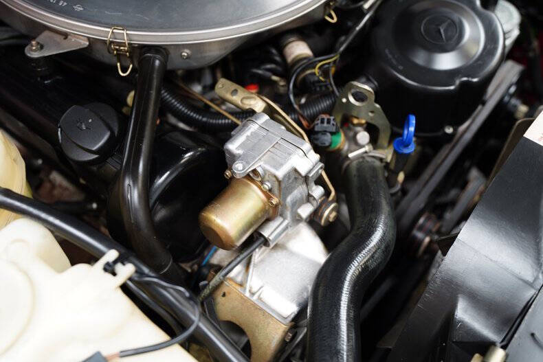 1986 Mercedes-Benz 560-Class 560 SL