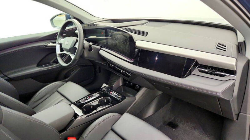 2025 Audi Q6 e-tron quattro Prestige