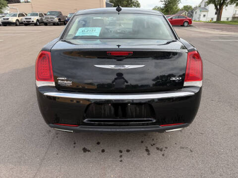 2016 Chrysler 300 Limited