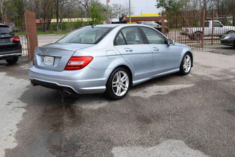 2013 Mercedes-Benz C-Class null photo 3