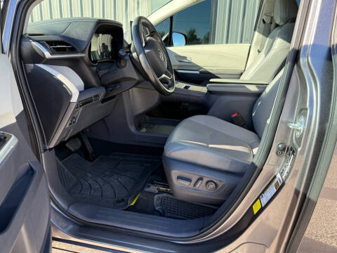 2021 Toyota Sienna XLE 8-Passenger