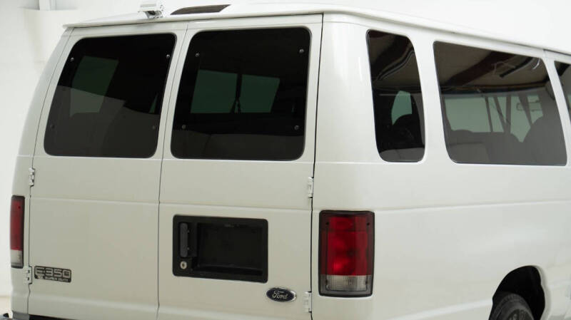 2001 Ford E-Series E-350 SD XLT