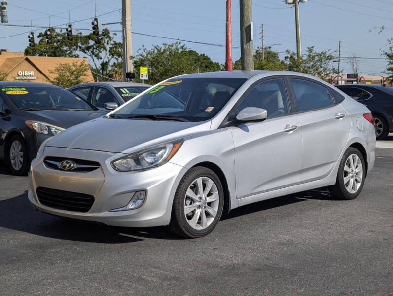 2013 Hyundai Accent GLS's photo