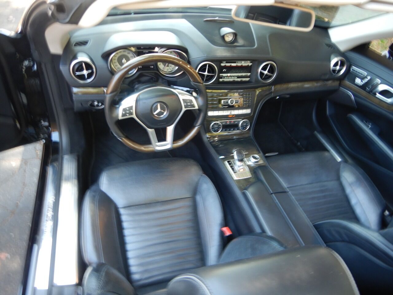2015 Mercedes-Benz SL-Class 25