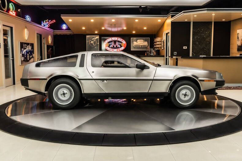 1981 DeLorean DMC-12