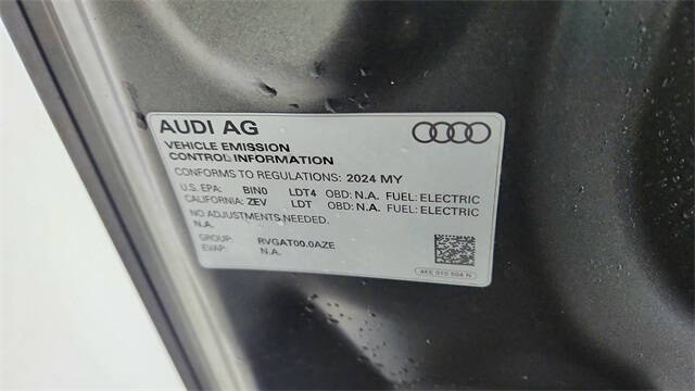 2024 Audi Q8 Sportback e-tron quattro Prestige S line