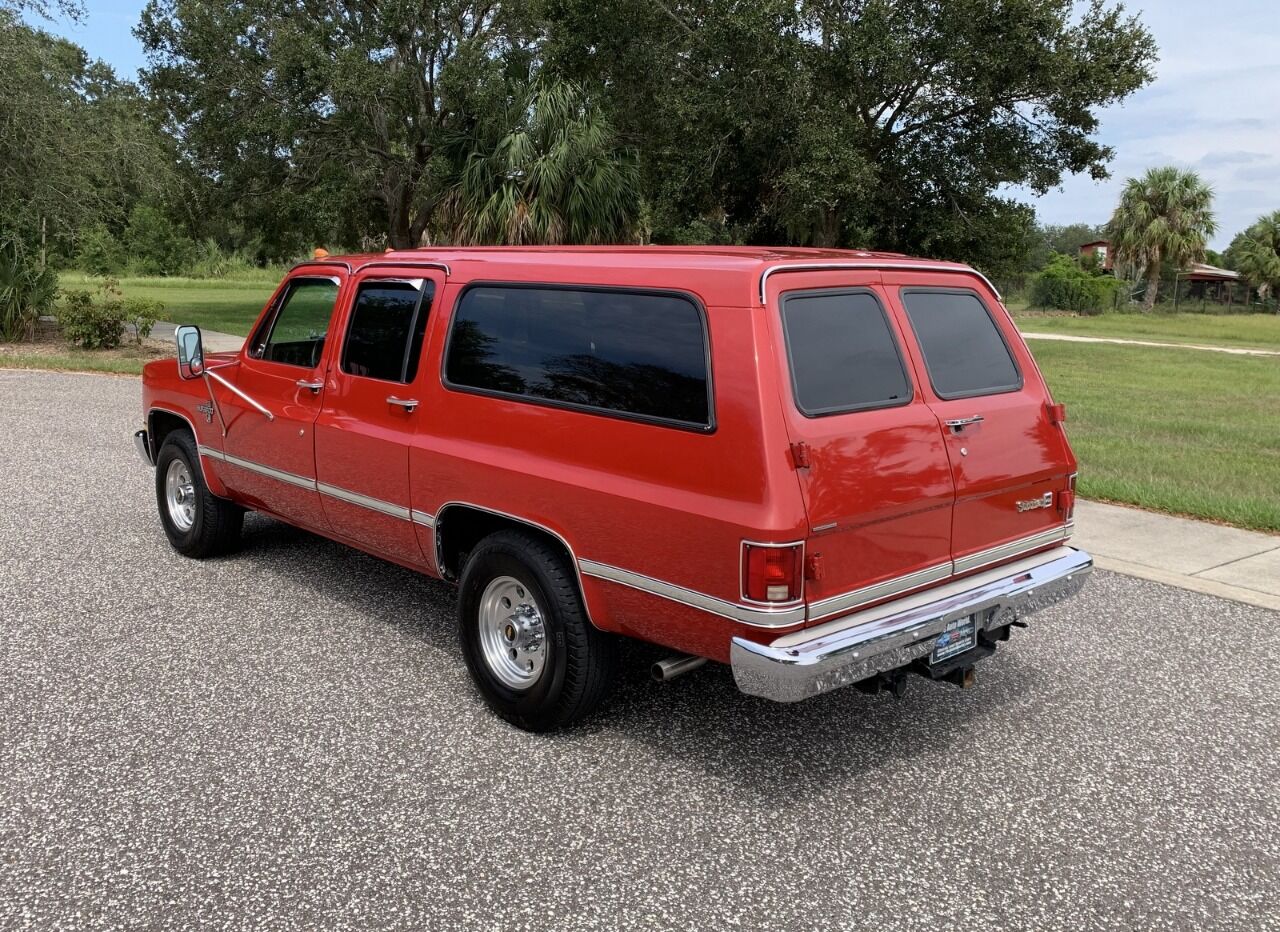 1987 Chevrolet Suburban 3