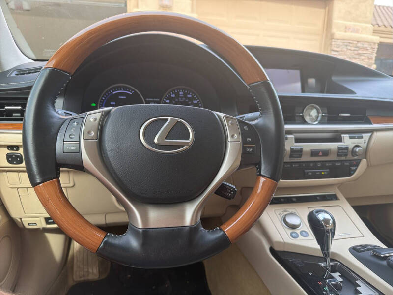 2013 Lexus ES 300h