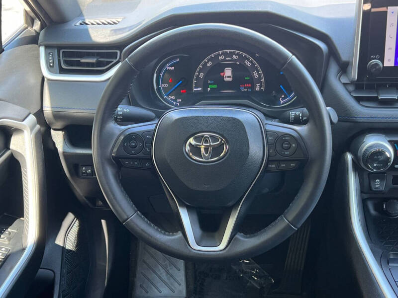 2023 Toyota RAV4 Hybrid SE