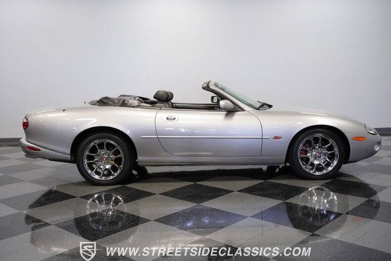 2001 Jaguar XKR