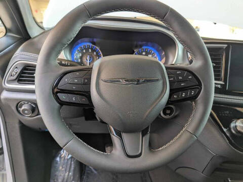 2024 Chrysler Pacifica Touring