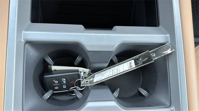 2025 Land Rover Defender 110 P400 X