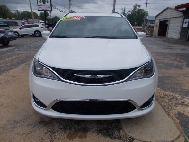 2017 Chrysler Pacifica Touring-L