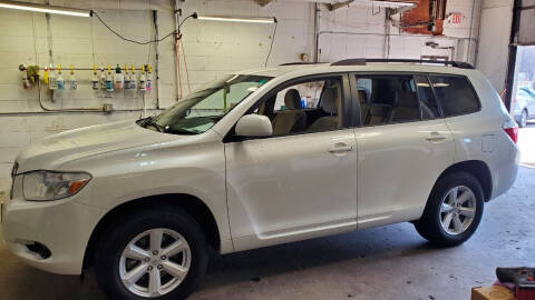 2010 Toyota Highlander for sale at North Metro Auto Sales in Cambridge MN