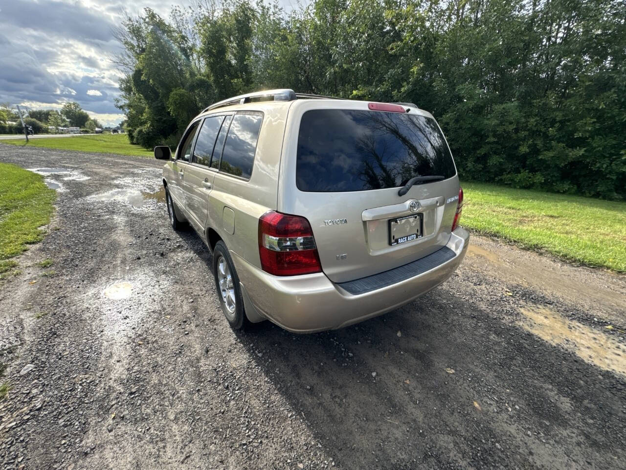 2005 Toyota Highlander for sale at Race Automotive INC in Williamson, NY