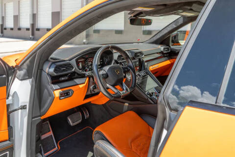 2022 Lamborghini Urus