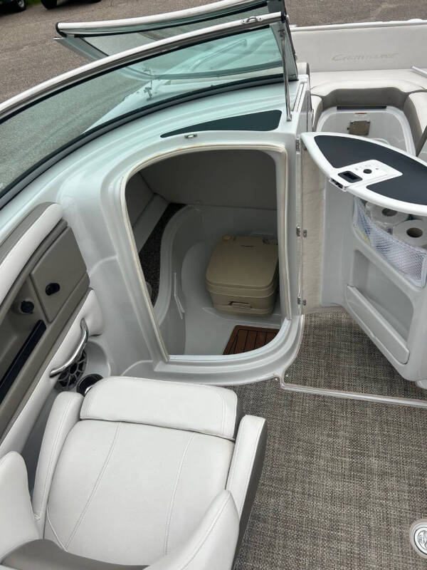 2018 Crownline E23 EC