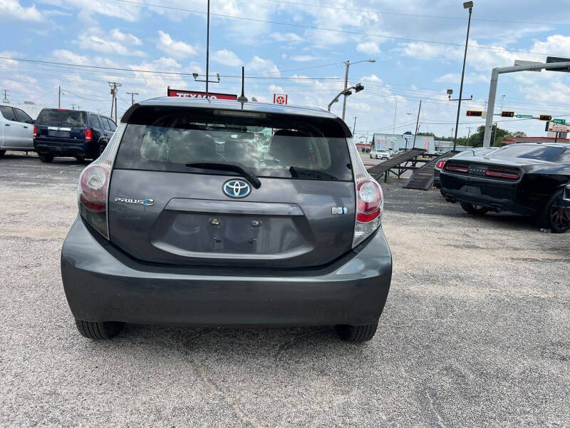 2014 Toyota Prius c Three