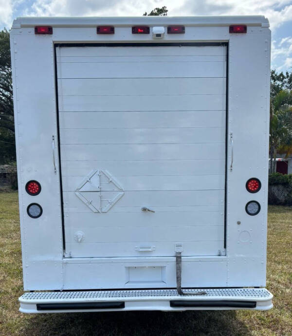 2004 Freightliner MT45 Chassis