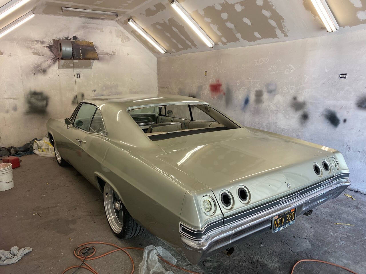 1965 Chevrolet Impala 18