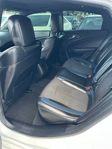 2015 Chrysler 200 S