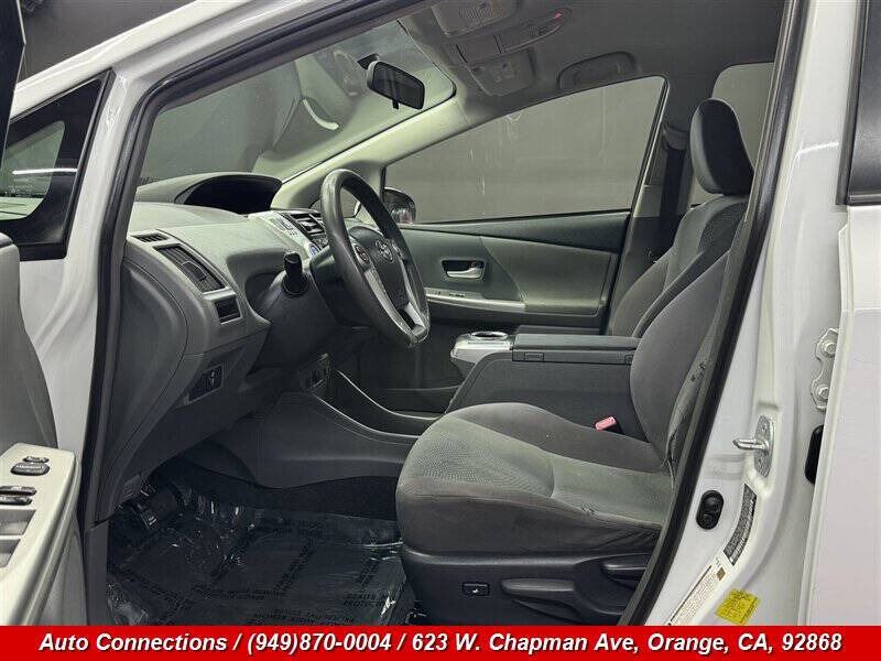 2014 Toyota Prius v Three