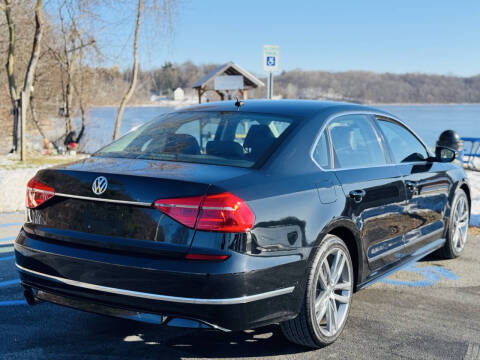 2016 Volkswagen Passat 1.8T R-Line