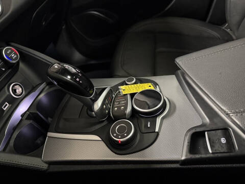 2018 Alfa Romeo Stelvio Sport