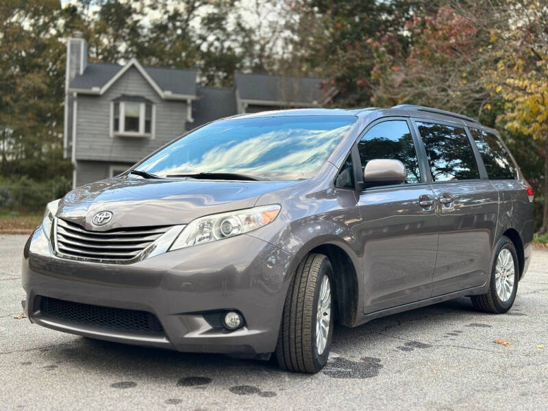 2011 Toyota Sienna XLE 8-Passenger