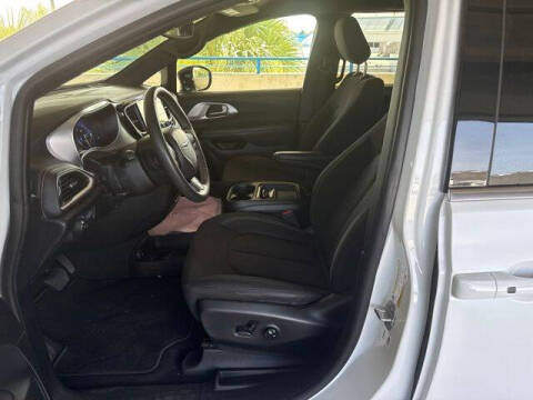 2024 Chrysler Pacifica Touring