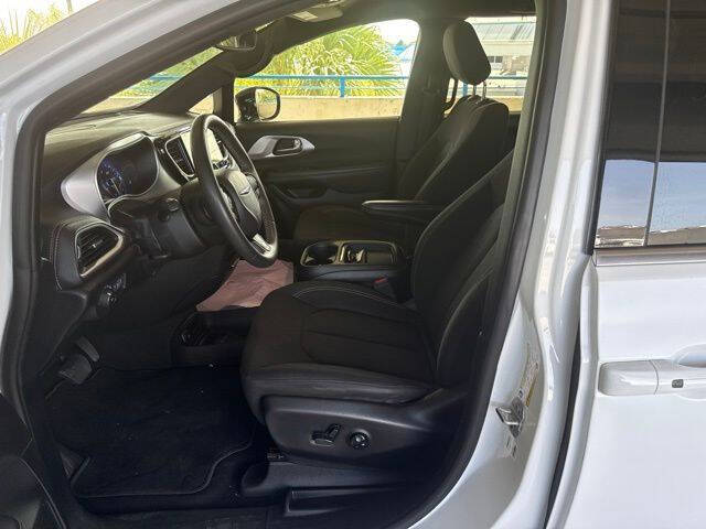 2024 Chrysler Pacifica Touring