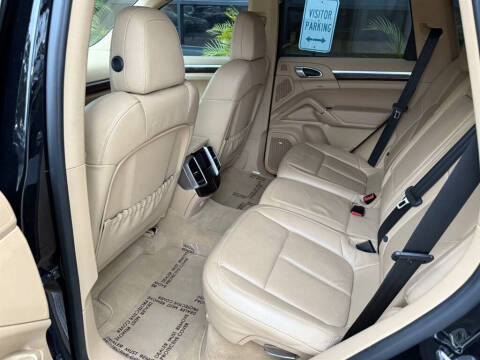 2014 Porsche Cayenne Platinum