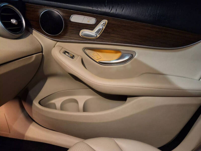 2021 Mercedes-Benz GLC GLC 300