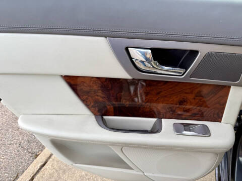 2011 Jaguar XF Premium